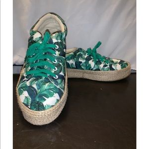 Tropical wedge sneaker